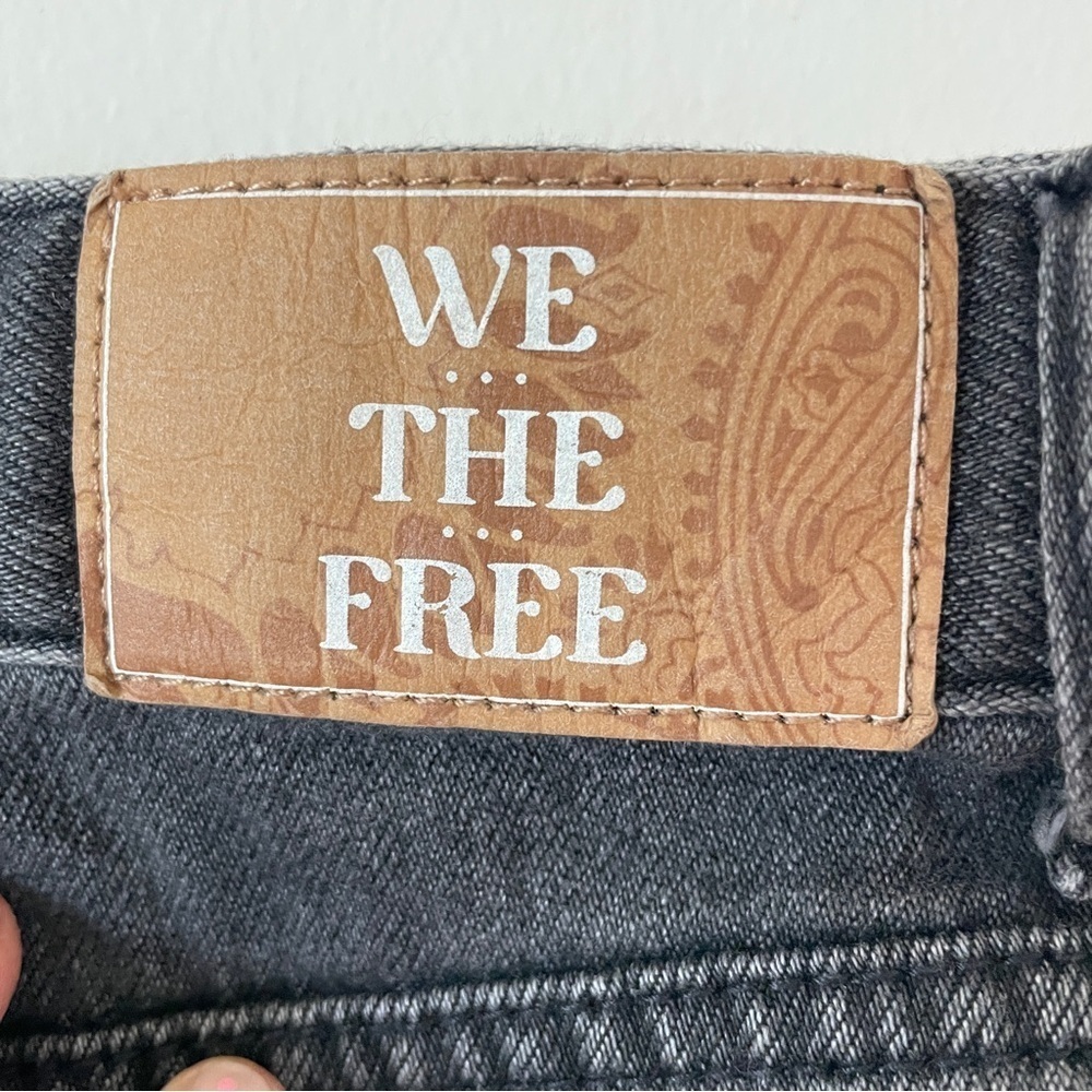 We The Free Ivy Mid-Rise Shorts Black Rigid Denim mid-rise Button Fly 30 - Picture 6 of 9